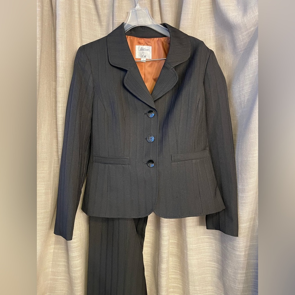Womens 2 pc Suit